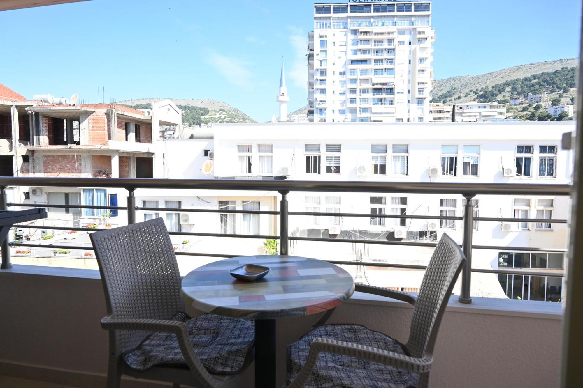 Eleana'S Apartament Sarandë Zimmer foto