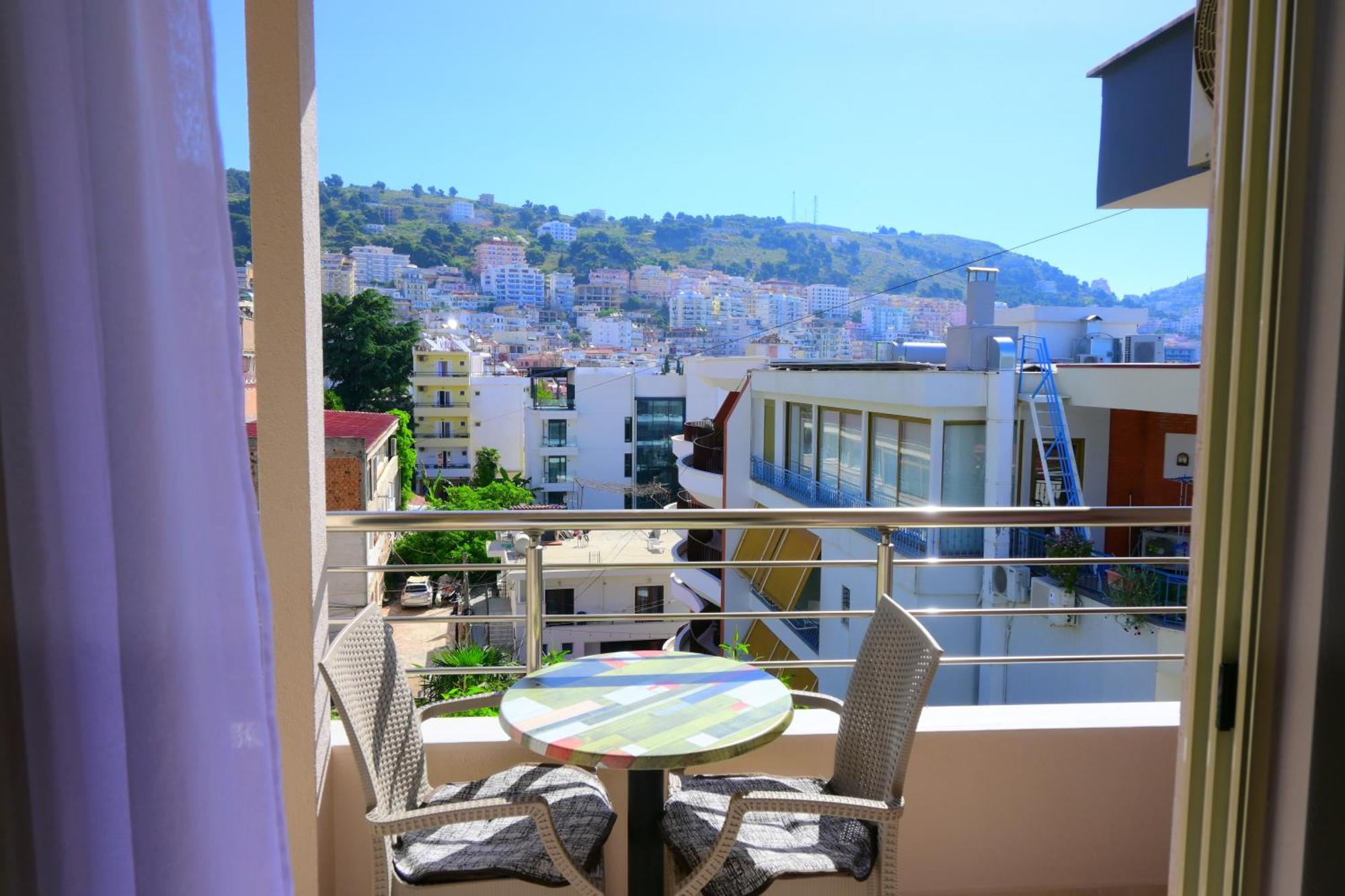 Eleana'S Apartament Sarandë Zimmer foto