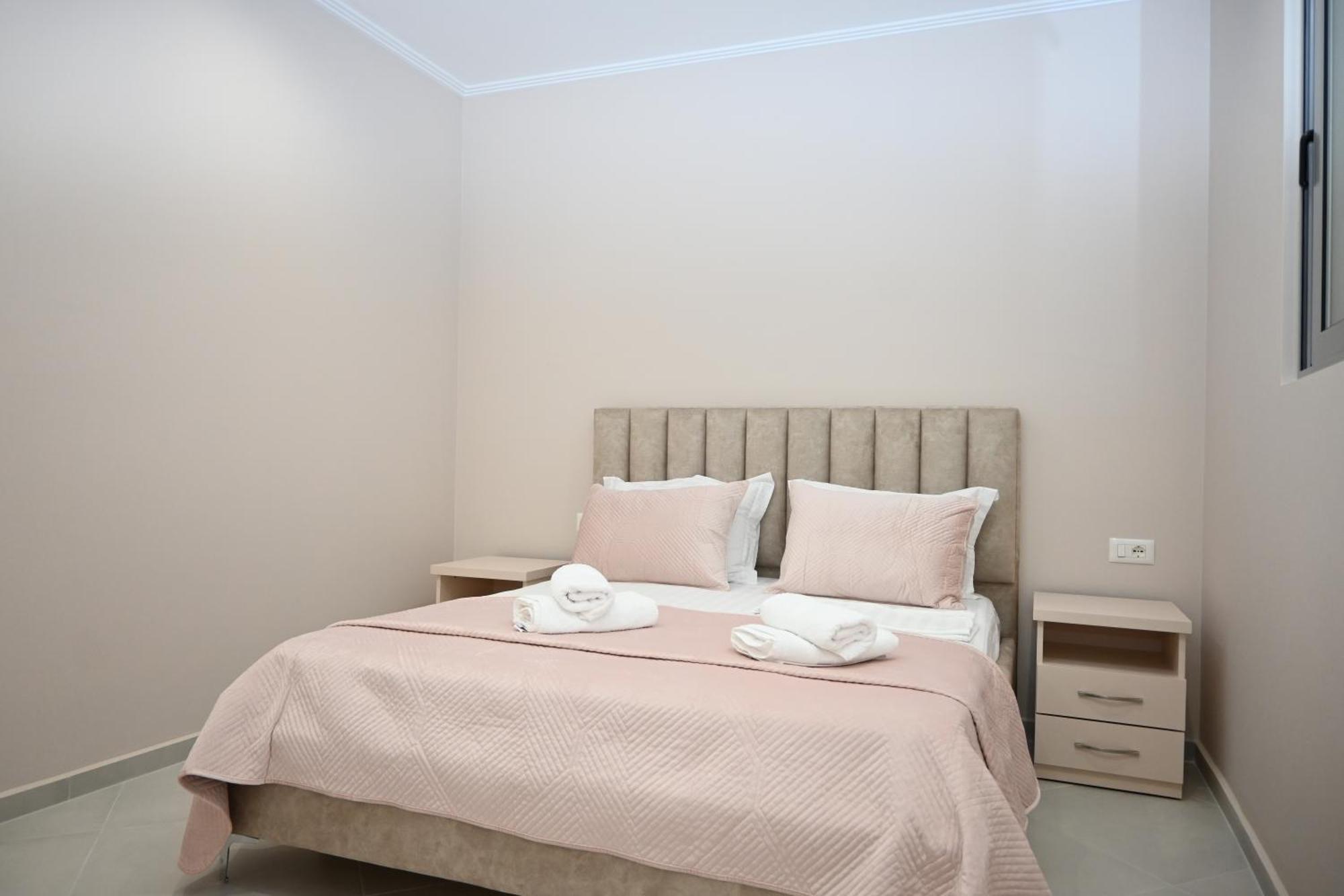 Eleana'S Apartament Sarandë Zimmer foto
