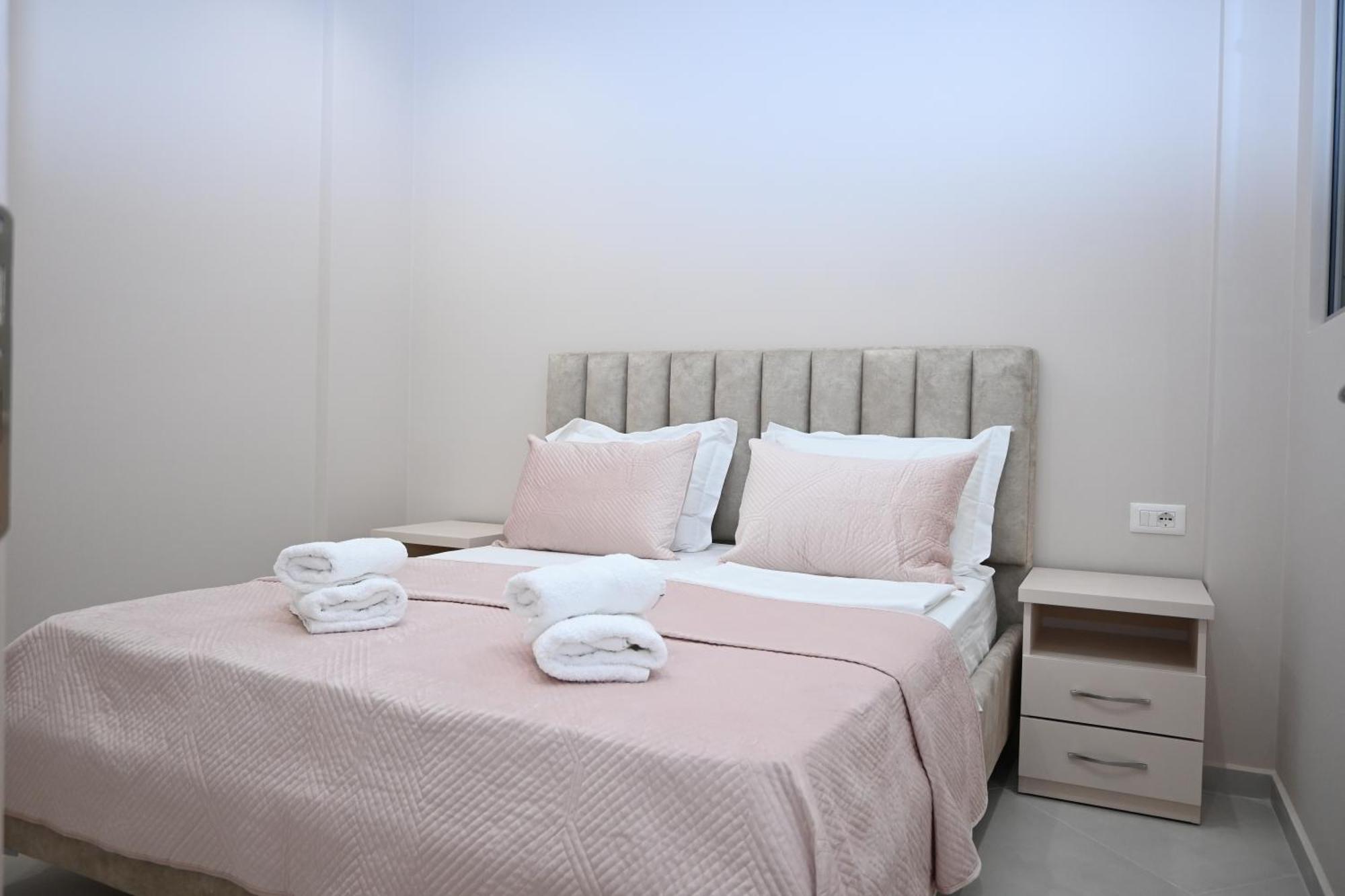 Eleana'S Apartament Sarandë Zimmer foto