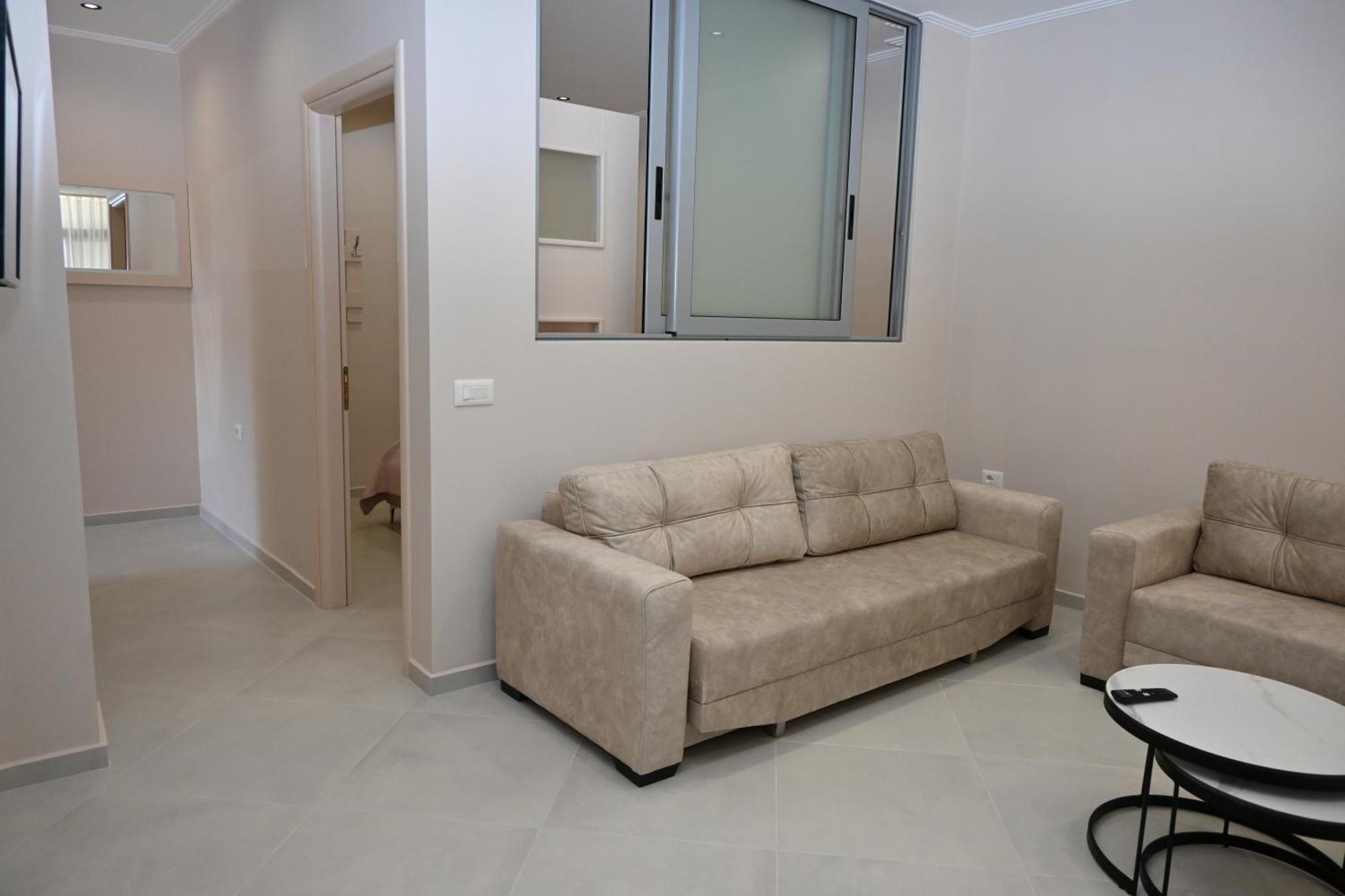 Eleana'S Apartament Sarandë Zimmer foto