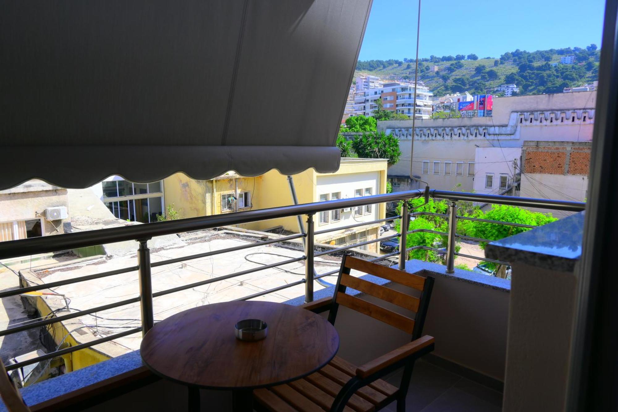 Eleana'S Apartament Sarandë Zimmer foto