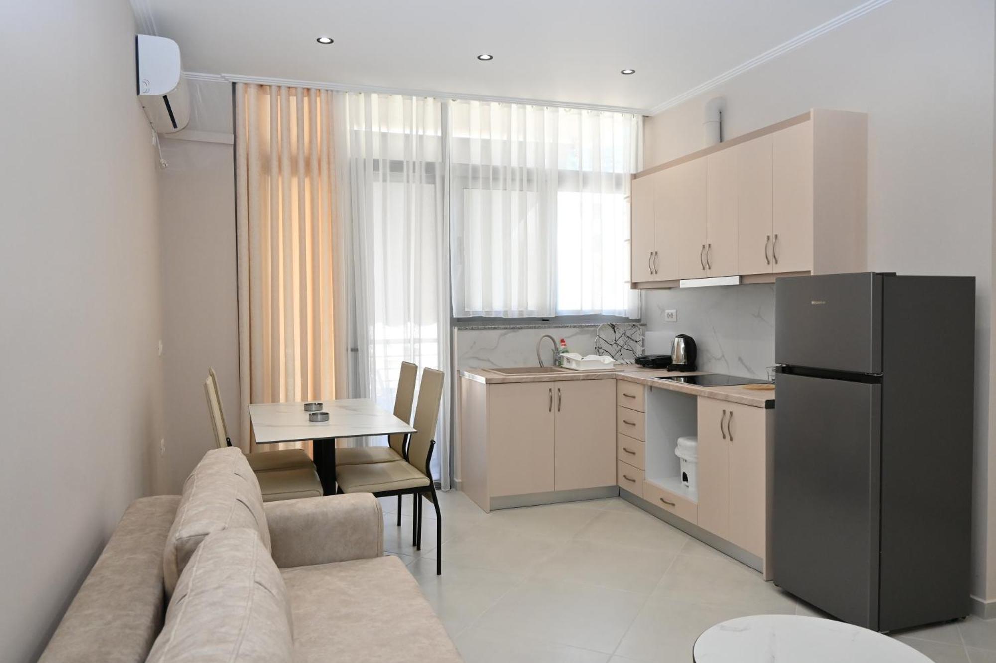 Eleana'S Apartament Sarandë Exterior foto