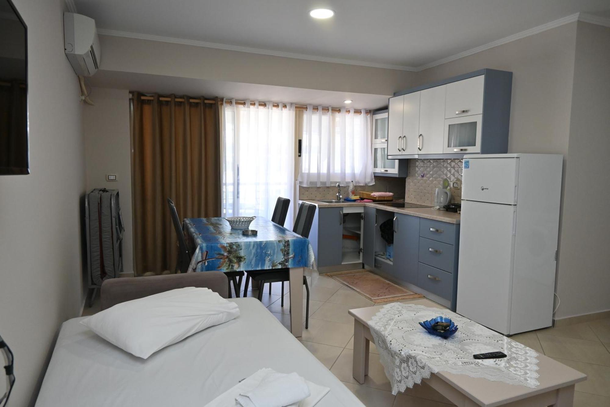 Eleana'S Apartament Sarandë Exterior foto